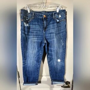 🌸 3/$25 🌸 Distressed Boyfriend Jean Size 32